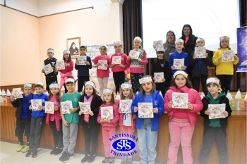 Alunos participam do projeto Autor Presente com a escritora Greice Pozzatto | 2º ano