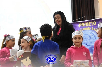 Alunos participam do projeto Autor Presente com a escritora Greice Pozzatto | 2º ano