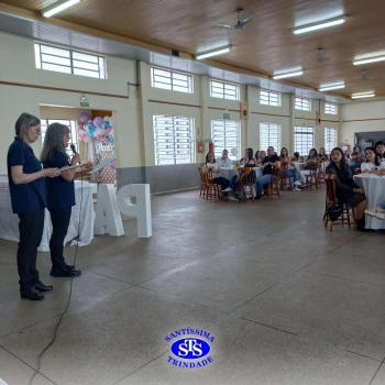 Profissionais do Colégio recebem homenagem especial 