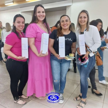Profissionais do Colégio recebem homenagem especial 
