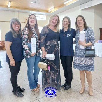 Profissionais do Colégio recebem homenagem especial 