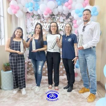 Profissionais do Colégio recebem homenagem especial 