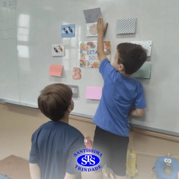 Alunos do 1º ano realizam atividades que auxiliam na alfabetização
