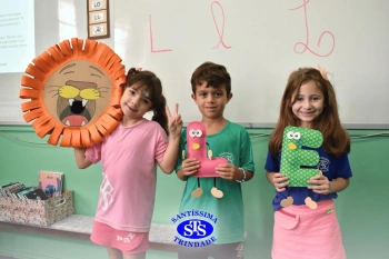 Alunos do 1º ano realizam atividades que auxiliam na alfabetização
