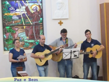 Celebração Eucarística com os Profissionais do Colégio. 