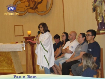 Celebração Eucarística com os Profissionais do Colégio. 