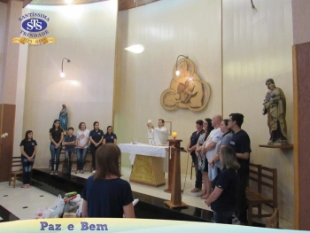 Celebração Eucarística com os Profissionais do Colégio. 