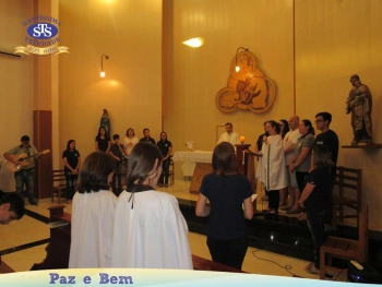 Celebração Eucarística com os Profissionais do Colégio. 