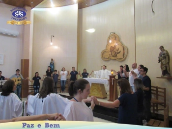 Celebração Eucarística com os Profissionais do Colégio. 