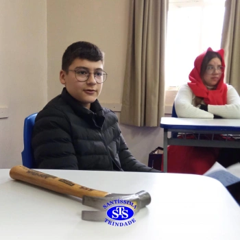 Alunos do 7º ano julgam Lobo Mau durante Júri Simulado