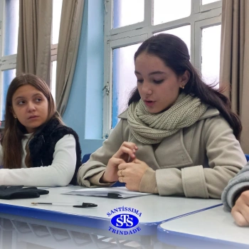 Alunos do 7º ano julgam Lobo Mau durante Júri Simulado