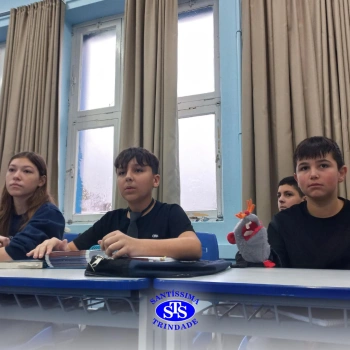 Alunos do 7º ano julgam Lobo Mau durante Júri Simulado
