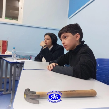 Alunos do 7º ano julgam Lobo Mau durante Júri Simulado