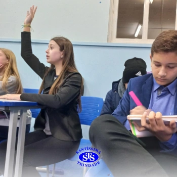 Alunos do 7º ano julgam Lobo Mau durante Júri Simulado
