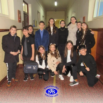 Alunos do 7º ano julgam Lobo Mau durante Júri Simulado