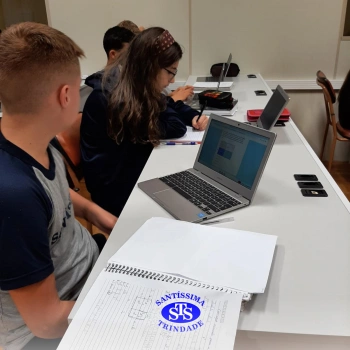 Tecnologias digitais são utilizadas na revisão de conteúdos | 9º ano