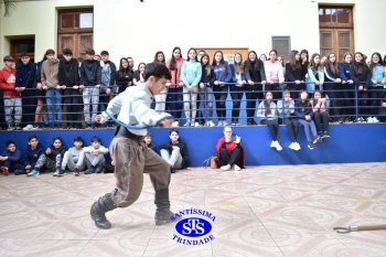 Apresentações artísticas marcam abertura da Semana Farroupilha