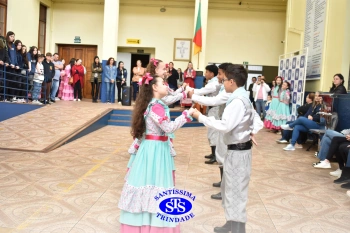 Apresentações artísticas marcam abertura da Semana Farroupilha