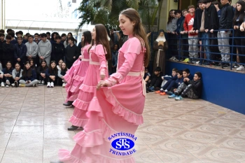 Apresentações artísticas marcam abertura da Semana Farroupilha