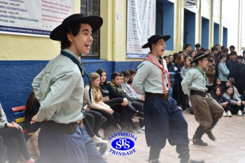 Apresentações artísticas marcam abertura da Semana Farroupilha