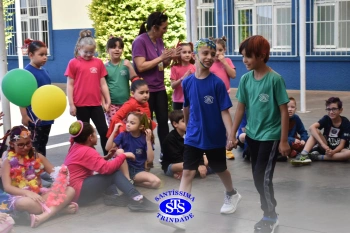 Alunos participam de atividades alusivas ao Dia da Criança 
