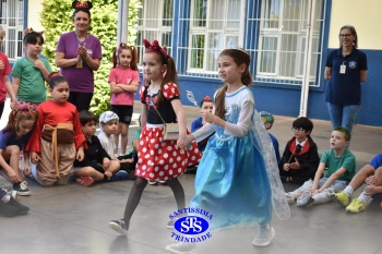 Alunos participam de atividades alusivas ao Dia da Criança 