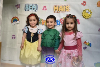Alunos participam de atividades alusivas ao Dia da Criança 