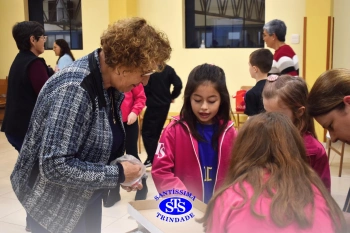 Alunos participam de atividades alusivas ao Dia da Criança