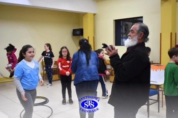 Alunos participam de atividades alusivas ao Dia da Criança