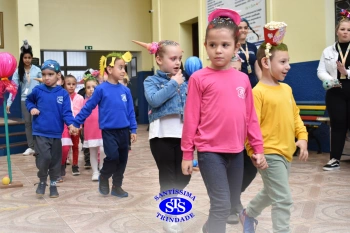 Desfile do Cabelo Maluco na Educação Infantil