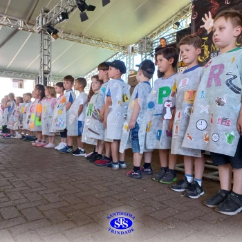 Infantil 5: Desfile do Alfabeto na 25ª Feira do Livro de Cruz Alta 