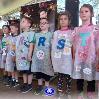 Infantil 5: Desfile do Alfabeto na 25ª Feira do Livro de Cruz Alta 