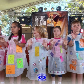 Infantil 5: Desfile do Alfabeto na 25ª Feira do Livro de Cruz Alta 