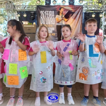 Infantil 5: Desfile do Alfabeto na 25ª Feira do Livro de Cruz Alta 