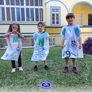 Infantil 5: Desfile do Alfabeto na 25ª Feira do Livro de Cruz Alta 