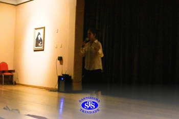 Alunos participantes das Trilhas de Linguagem e Ciências Humanas apresentam teatro desenvolvido por eles