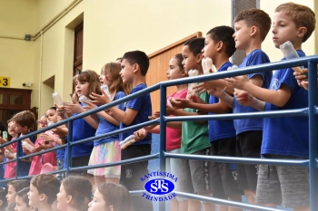 Alunos participam da 1ª Paradinha Musical