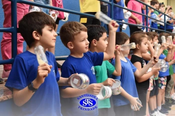 Alunos participam da 1ª Paradinha Musical