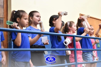 Alunos participam da 1ª Paradinha Musical