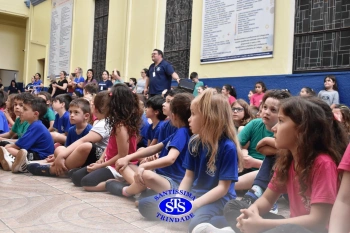 Alunos participam da 1ª Paradinha Musical
