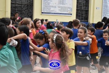 Alunos participam da 1ª Paradinha Musical