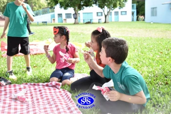 Diversão sobre rodas na Party Tour celebra a conclusão da Educação Infantil