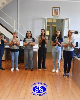Comunidade escolar celebra a reinauguração do Laboratório de Informática 2
