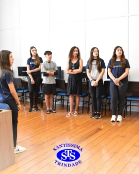 Comunidade escolar celebra a reinauguração do Laboratório de Informática 2