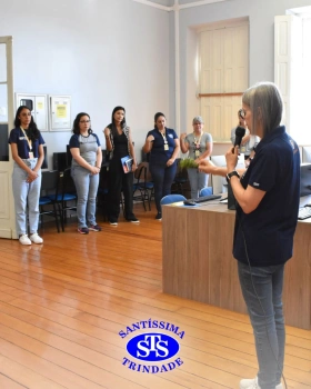 Comunidade escolar celebra a reinauguração do Laboratório de Informática 2