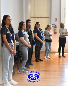 Comunidade escolar celebra a reinauguração do Laboratório de Informática 2