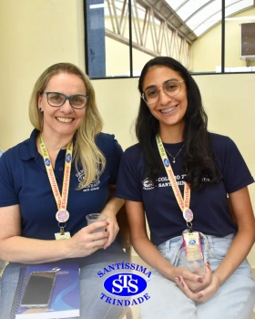 Comunidade escolar celebra a reinauguração do Laboratório de Informática 2