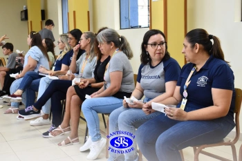 Comunidade escolar celebra a reinauguração do Laboratório de Informática 2