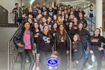 Alunos da 3ª série do Ensino Médio visitam a Universidade Franciscana