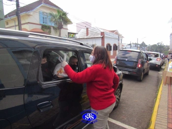 Participação e solidariedade no 2º Drive Thru do Bem